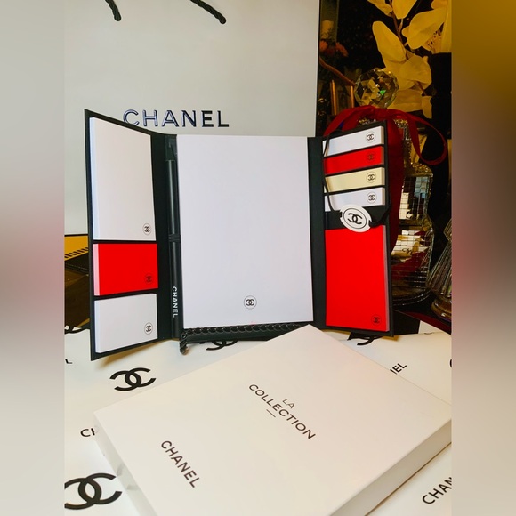 “HOST PICK” Chanel Notebook With Pencil & Post-It Notes - Picture 4 of 13